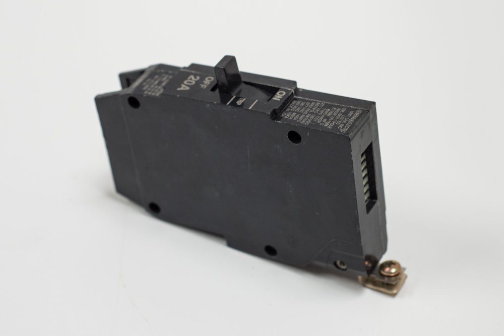 BREAKER TEY 1 X 15A 277V GE